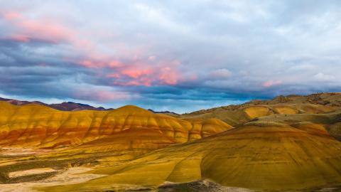 Pink clouds over the beautiful painted hills.