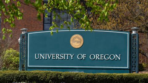 Large University of Oregon sign at the entrance to the Eugene campus.