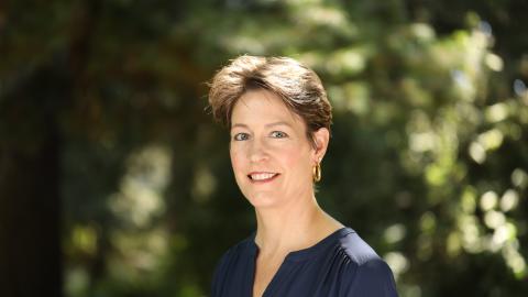 Headshot of Kiersten Muenchinger.