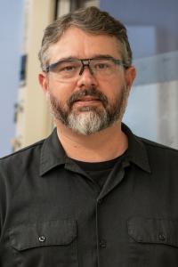 Headshot of Darren Johnson.
