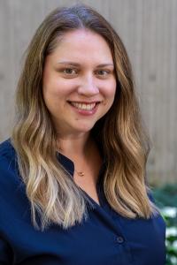 Portrait of Lindsay Grooms.
