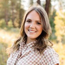 Headshot of Eleanor Laufer.